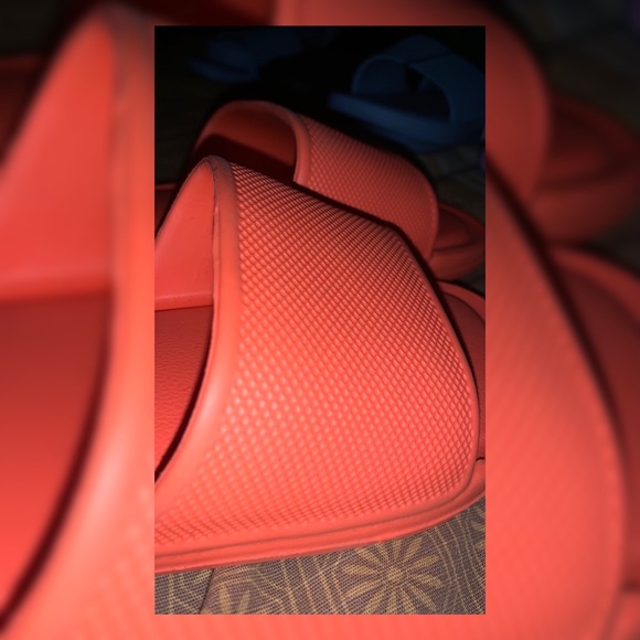 Men and women slippers brand new bright orange size 7 - Picture 2 of 3